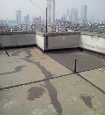 和政漏水维修 楼顶漏水是什么原因，楼顶漏水维修方法是什么?